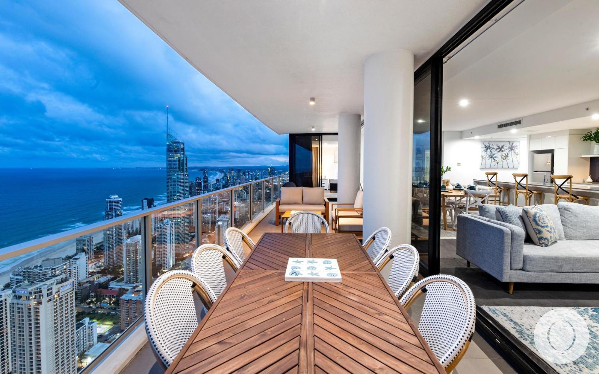 5 Bedroom Executive Sub Penthouse In The Heart Of Surfers With Full Ocean Views - Sleeps 12 - Circle On Cavill Amazing!! Gold Coast Dış mekan fotoğraf