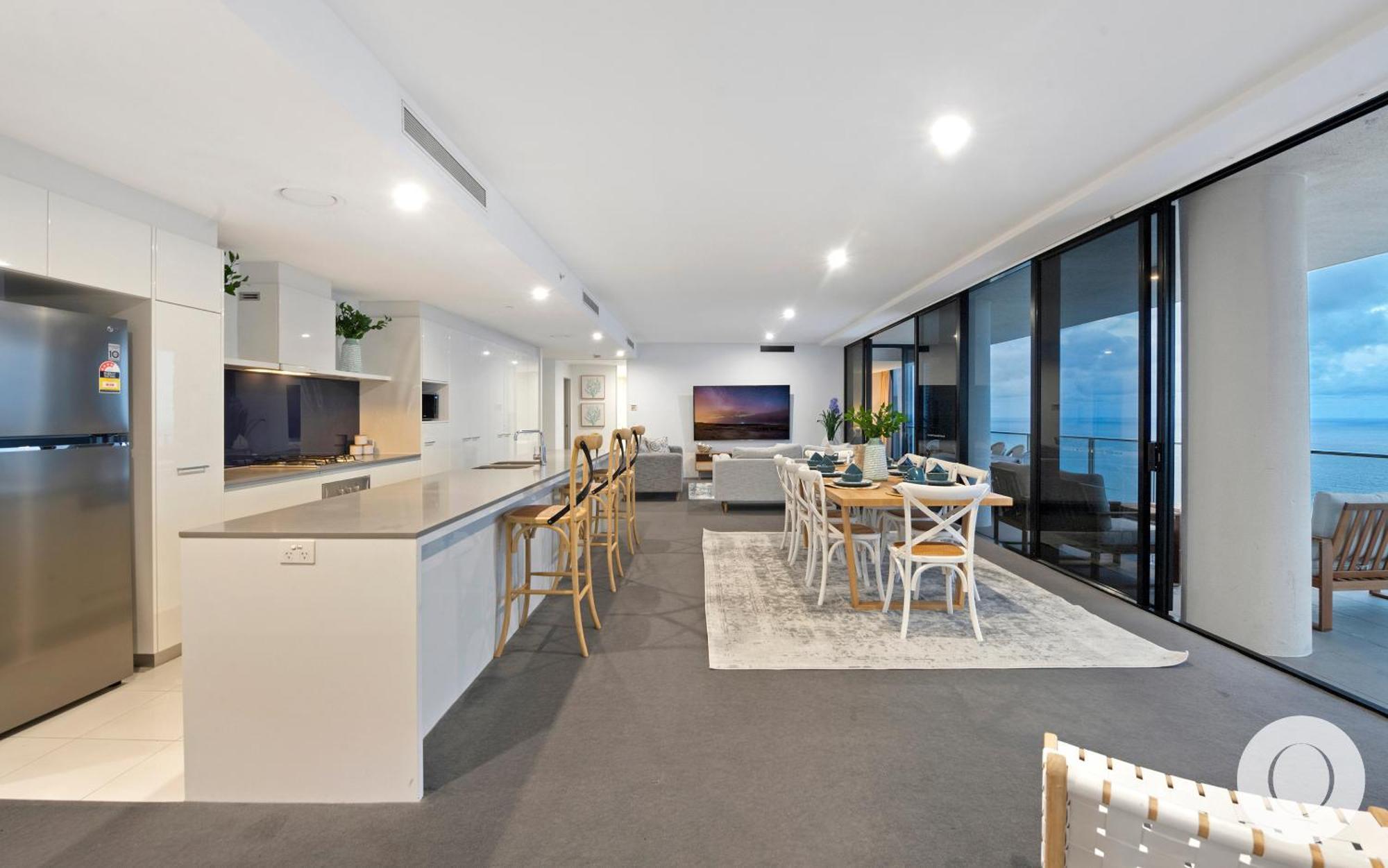 5 Bedroom Executive Sub Penthouse In The Heart Of Surfers With Full Ocean Views - Sleeps 12 - Circle On Cavill Amazing!! Gold Coast Dış mekan fotoğraf