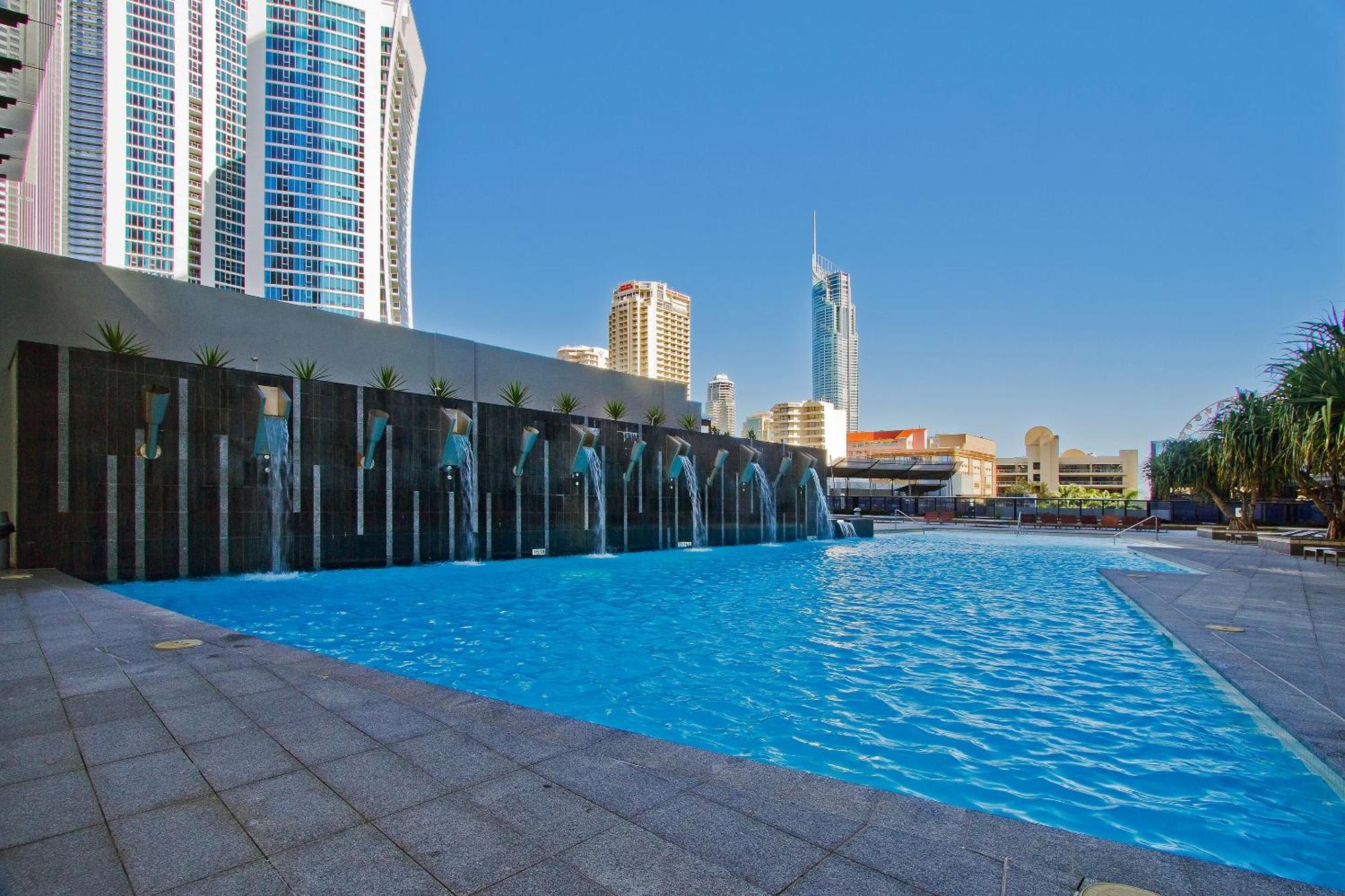 5 Bedroom Executive Sub Penthouse In The Heart Of Surfers With Full Ocean Views - Sleeps 12 - Circle On Cavill Amazing!! Gold Coast Dış mekan fotoğraf