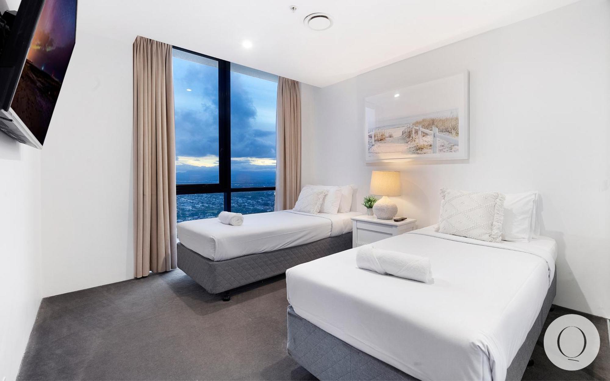 5 Bedroom Executive Sub Penthouse In The Heart Of Surfers With Full Ocean Views - Sleeps 12 - Circle On Cavill Amazing!! Gold Coast Dış mekan fotoğraf