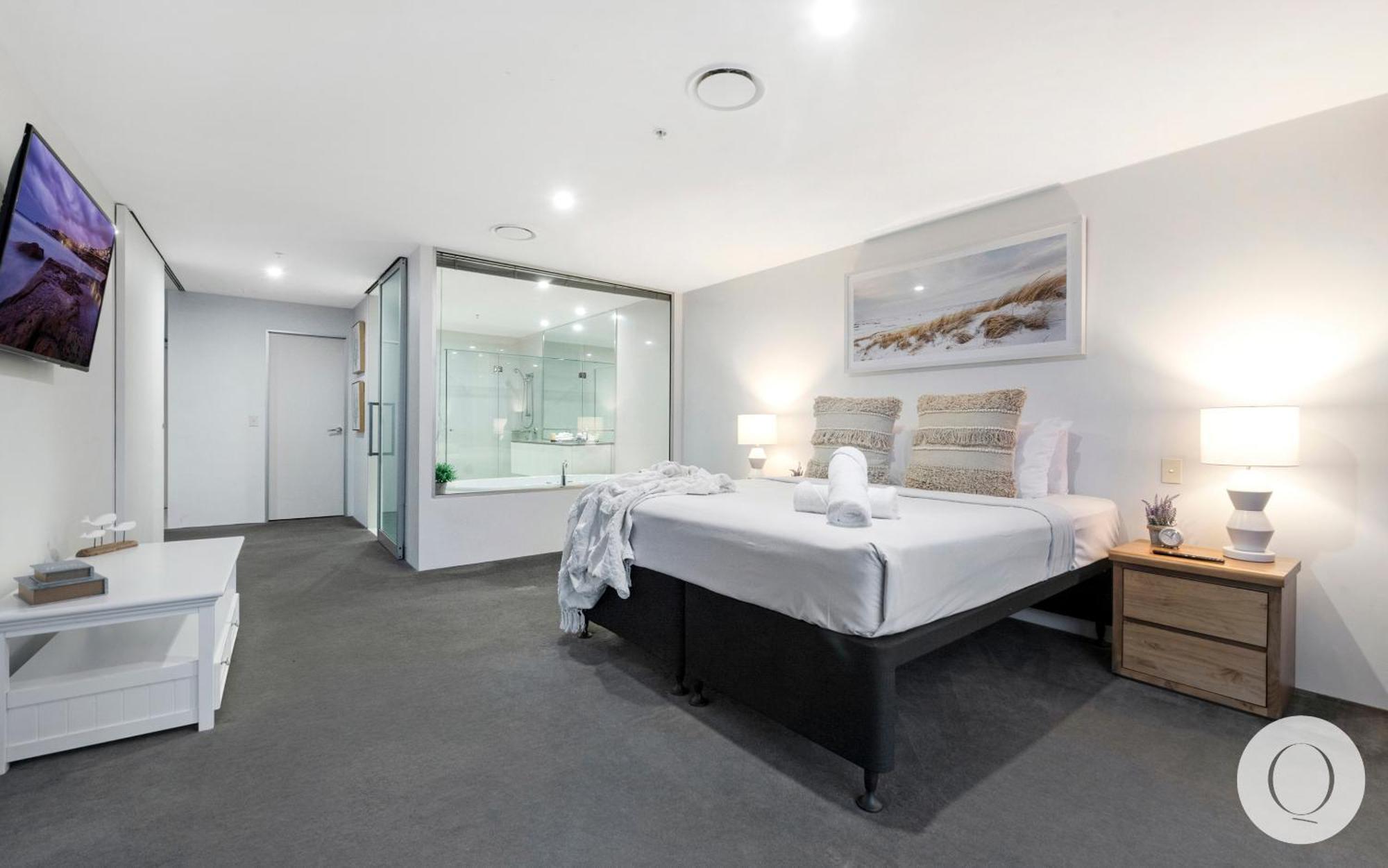 5 Bedroom Executive Sub Penthouse In The Heart Of Surfers With Full Ocean Views - Sleeps 12 - Circle On Cavill Amazing!! Gold Coast Dış mekan fotoğraf