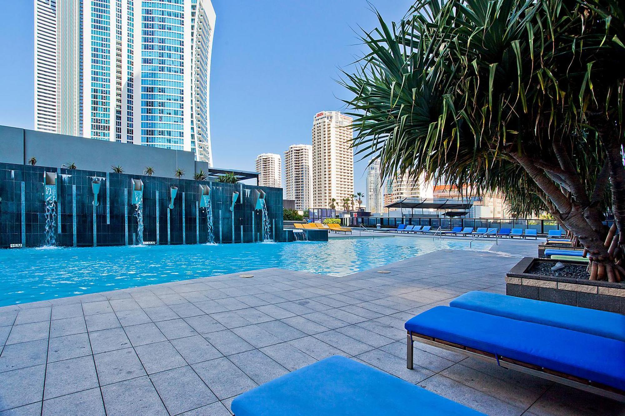 5 Bedroom Executive Sub Penthouse In The Heart Of Surfers With Full Ocean Views - Sleeps 12 - Circle On Cavill Amazing!! Gold Coast Dış mekan fotoğraf