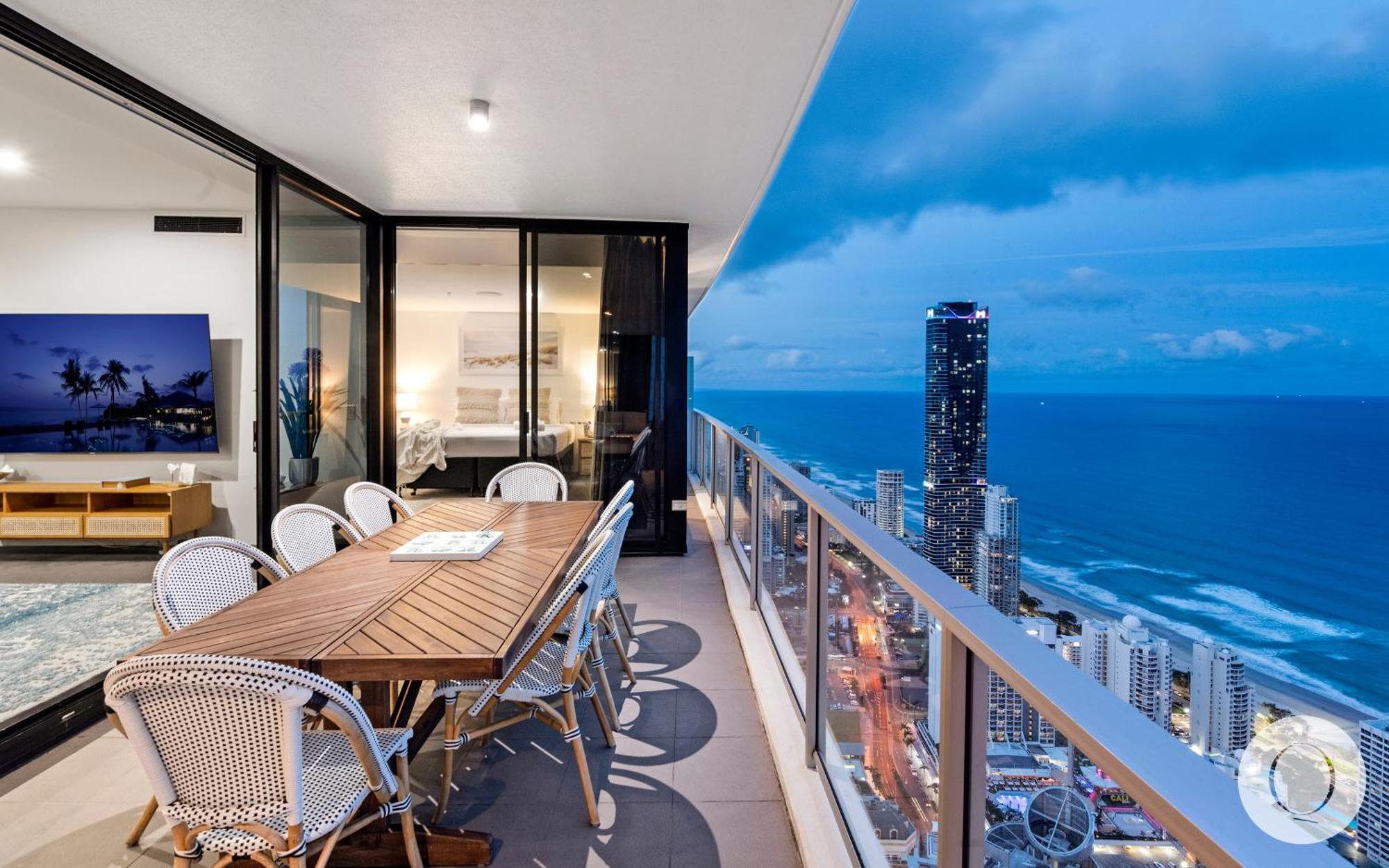 5 Bedroom Executive Sub Penthouse In The Heart Of Surfers With Full Ocean Views - Sleeps 12 - Circle On Cavill Amazing!! Gold Coast Dış mekan fotoğraf