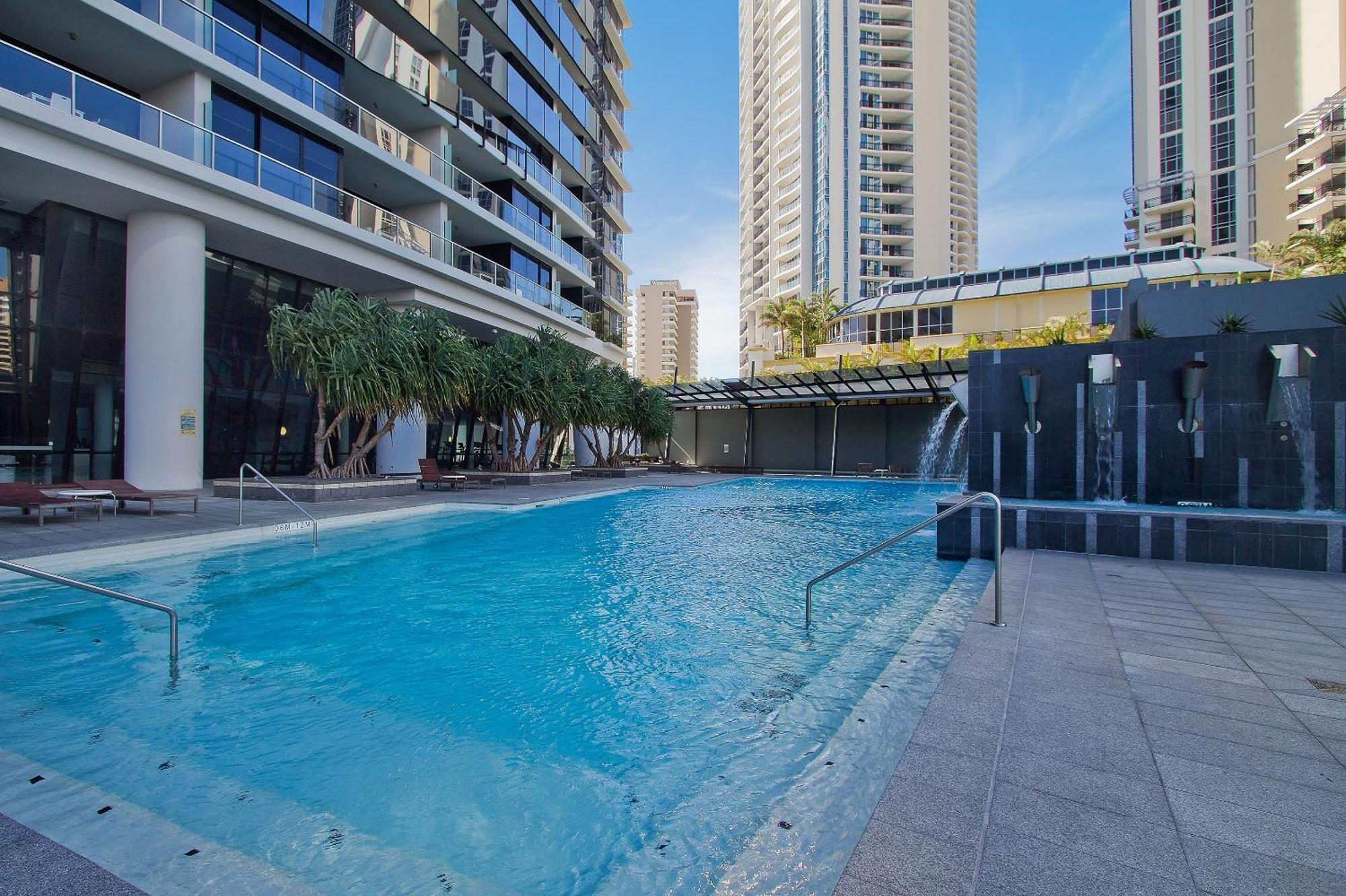5 Bedroom Executive Sub Penthouse In The Heart Of Surfers With Full Ocean Views - Sleeps 12 - Circle On Cavill Amazing!! Gold Coast Dış mekan fotoğraf